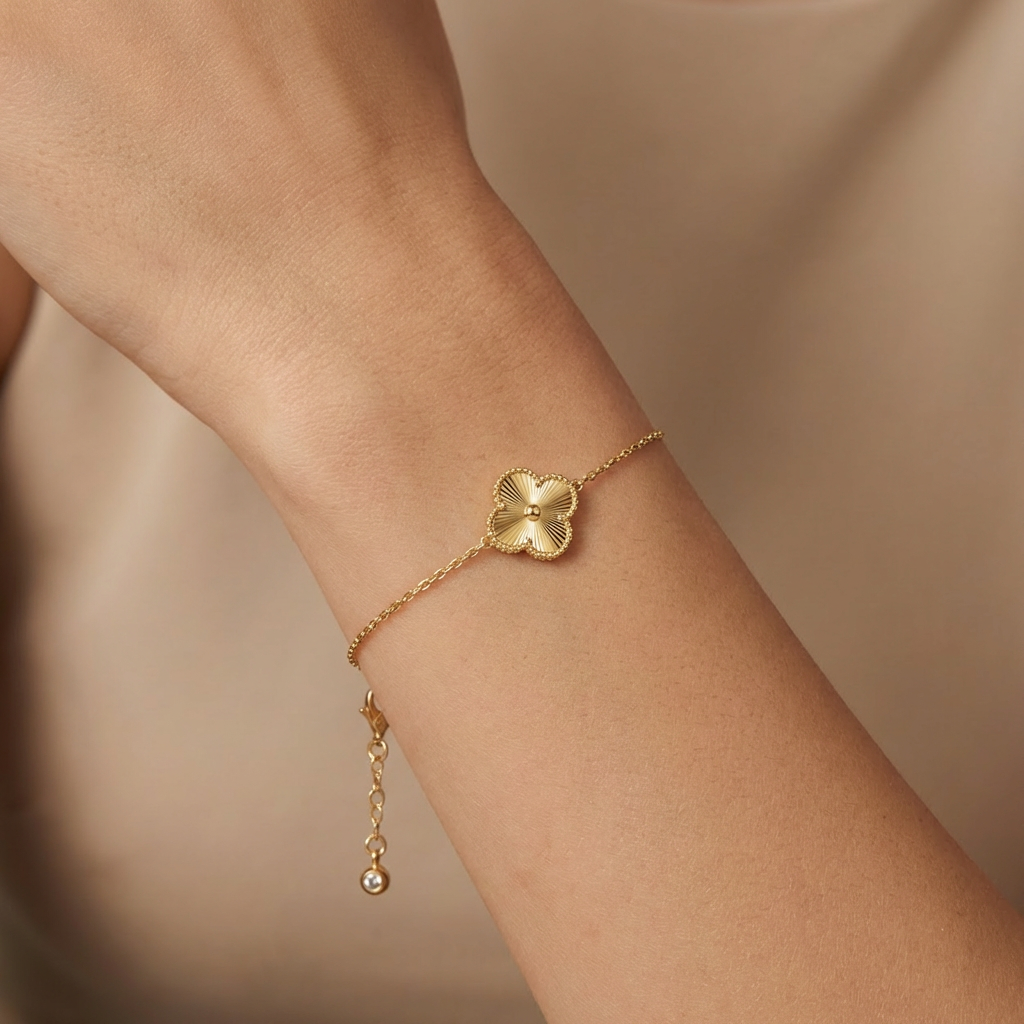 Pulsera de Oro 14k de Diseño Fino con Único Trébol Diamantado mod. 10663