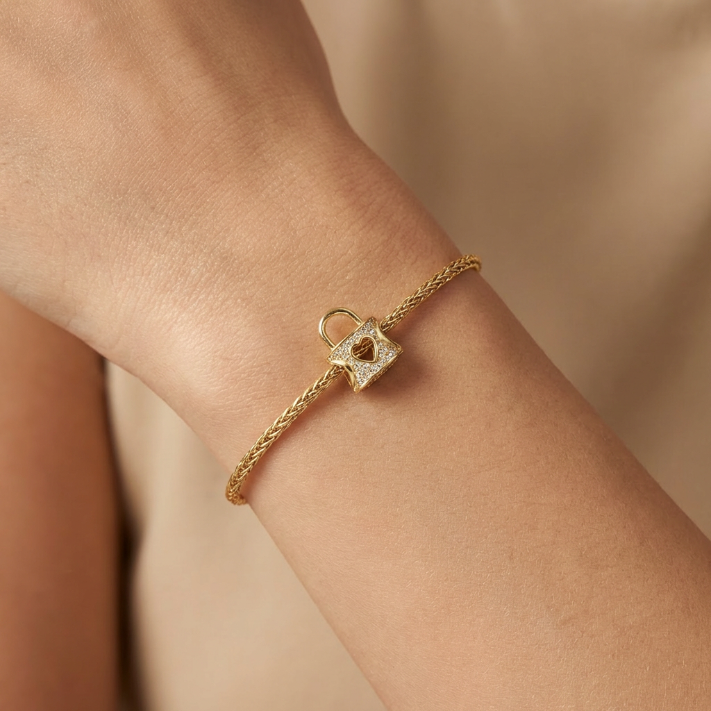 Charm de Oro 14k Candado con Calado de Corazón e Incrustación de Zirconias mod. 10675