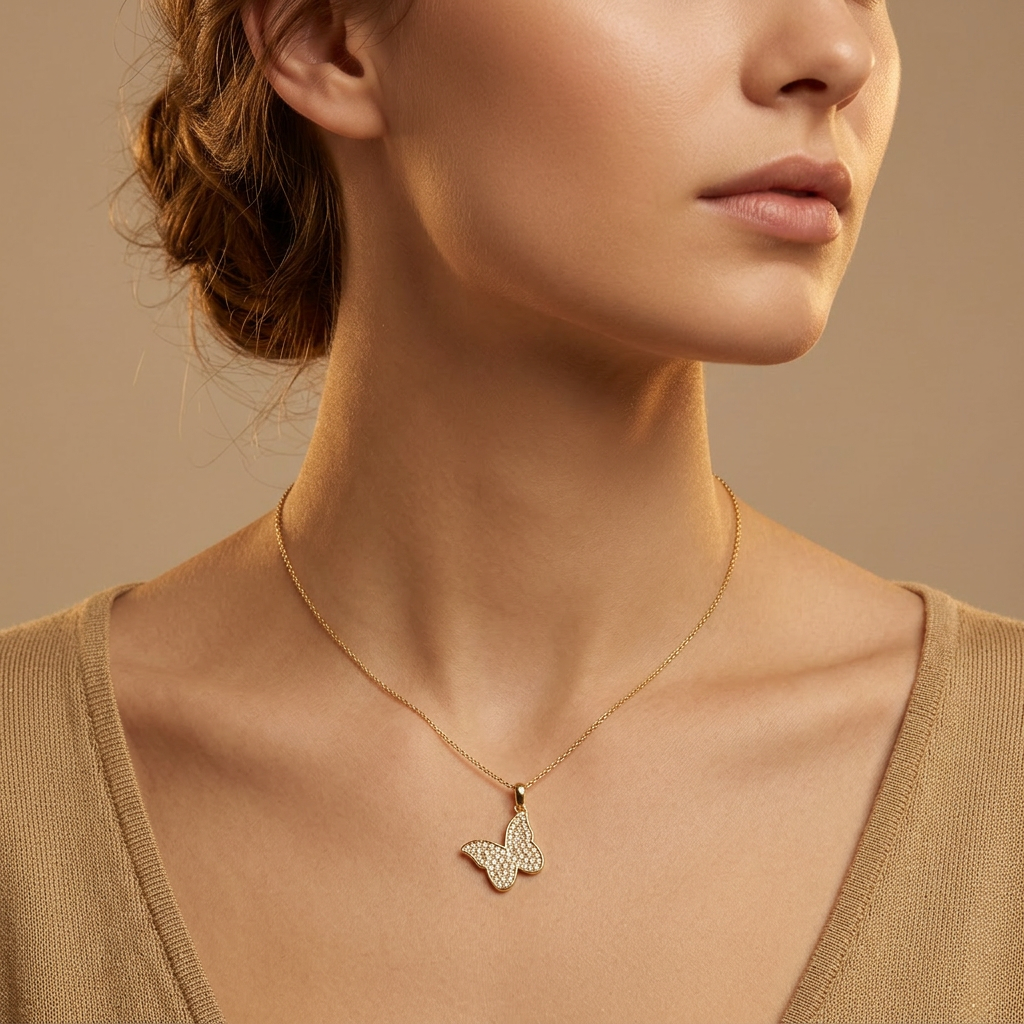 Dije de Oro 14k Mariposa Incrustada con Zirconias Brillantes mod. 10802