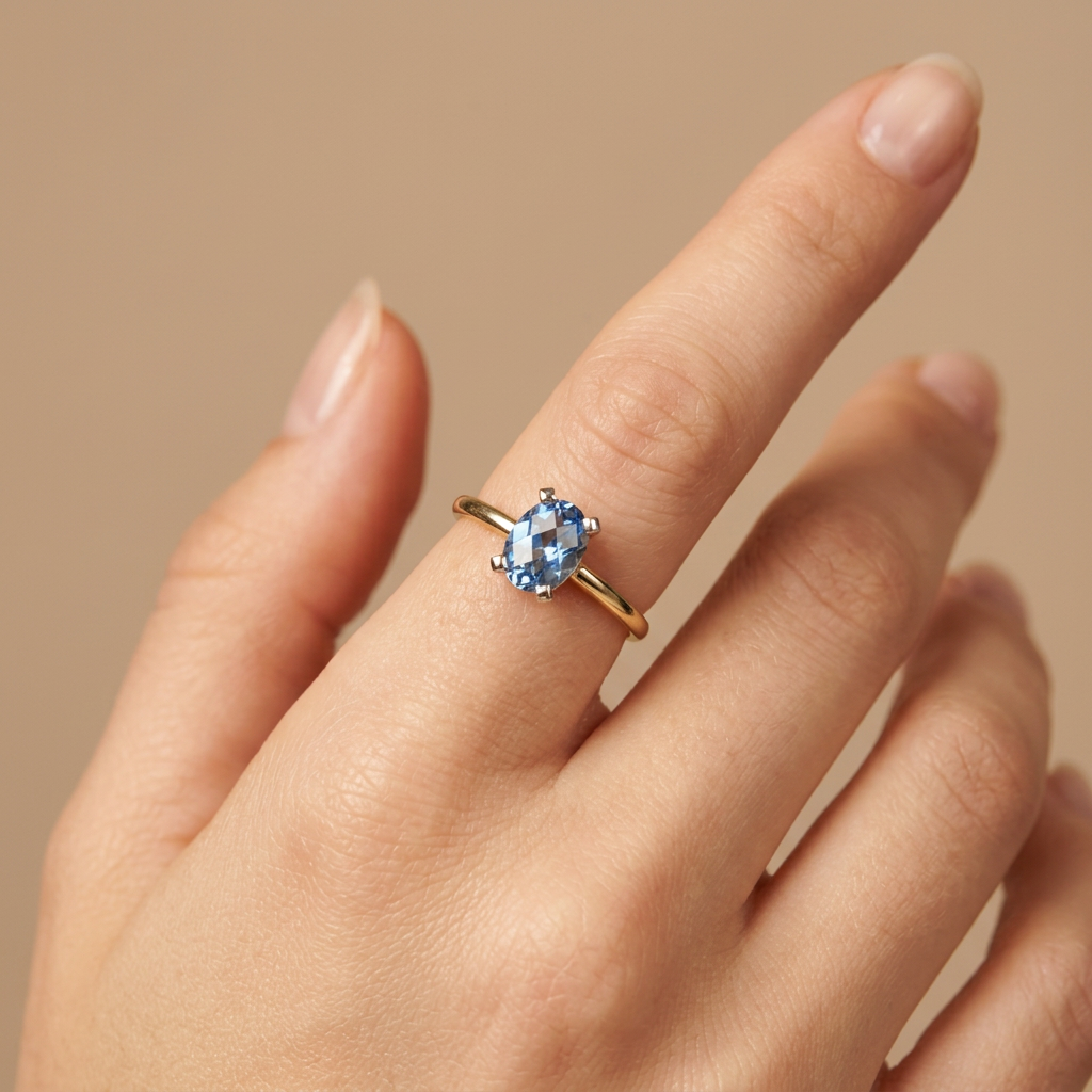 Anillo de Oro 14k Diseño Especial con Zirconia Oval Facetada de Tono Marino mod. 10762