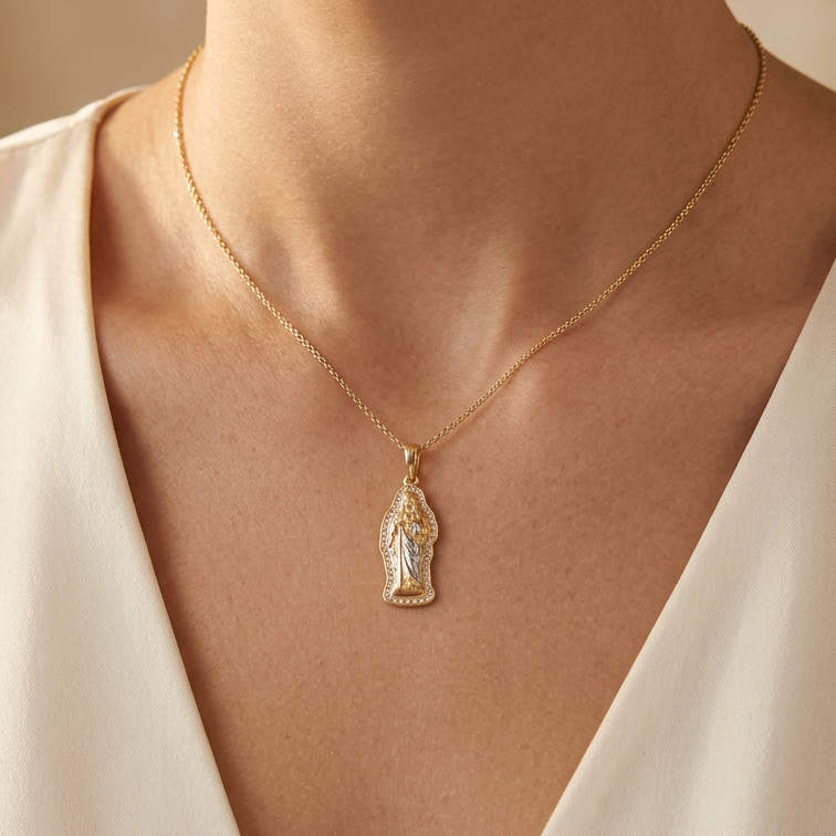 Dije de Oro 14k San Judas Tadeo con Borde de Zirconias mod. 11091