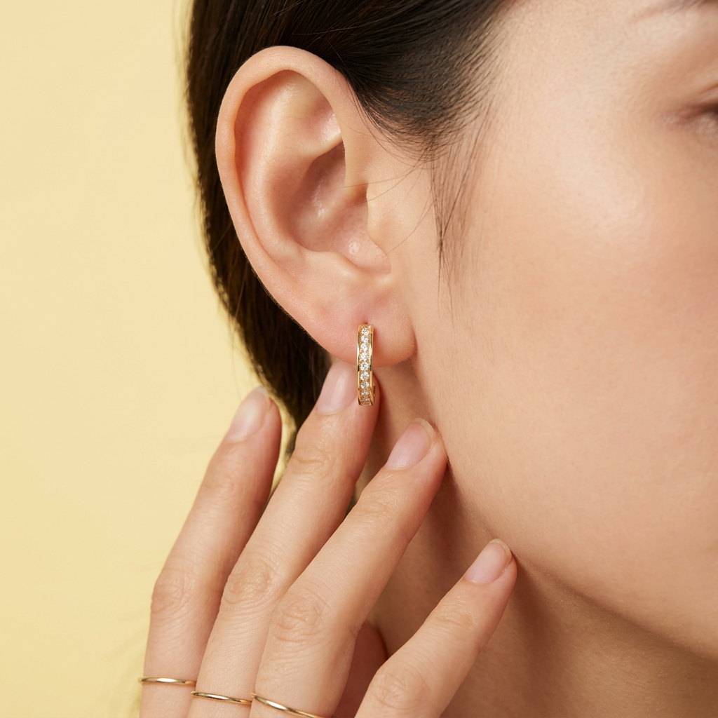 Arete de Oro 14k Semicirculo con Incrustación de Zirconias mod. 11007