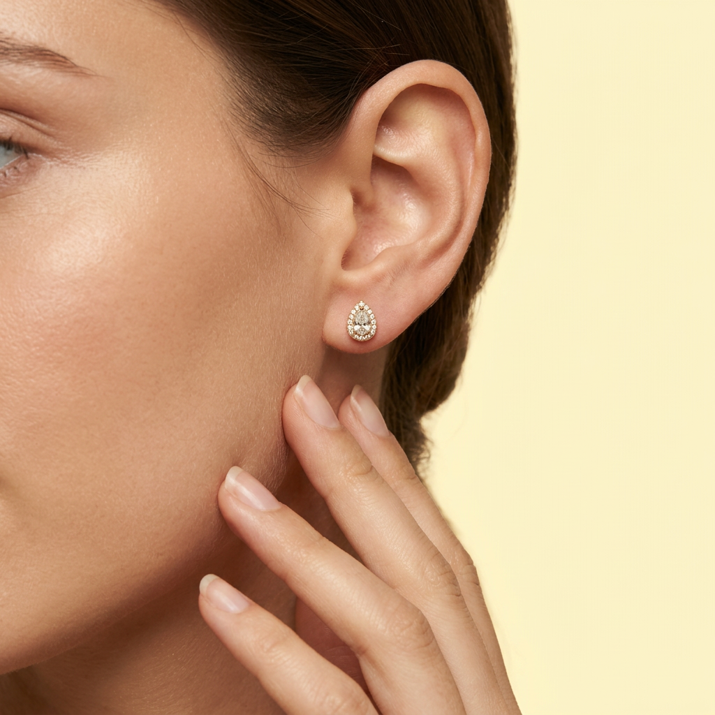 Arete de Oro 14k de Gota con Incrustación de Zirconias Blancas mod. 11107
