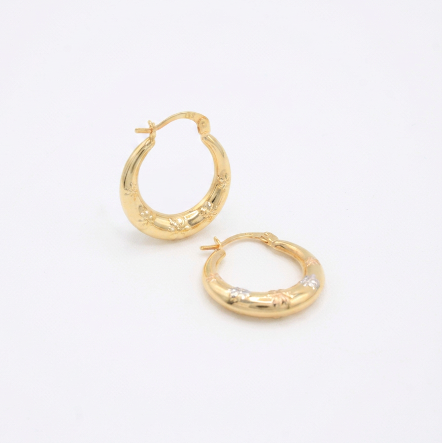 Arracada de Oro 14k Diseño Inflado con Flores mod. 10890