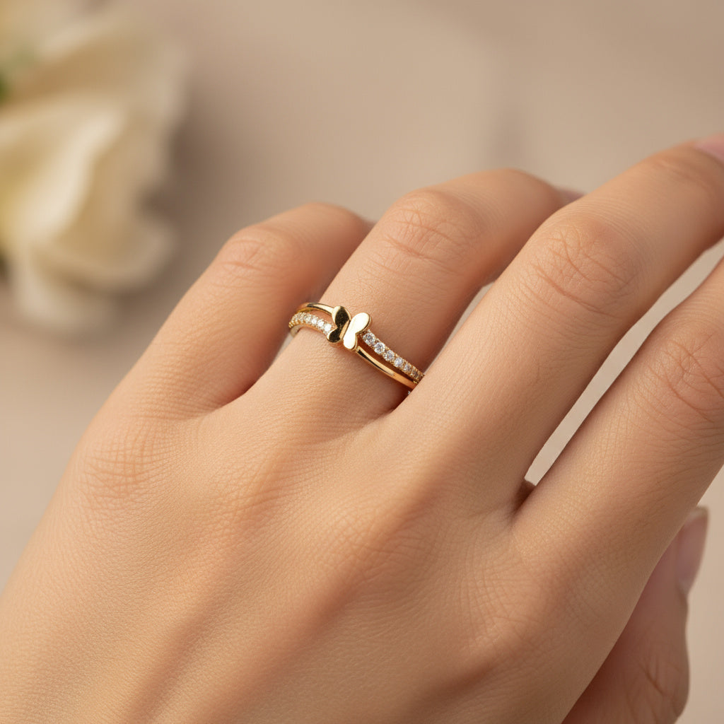 Anillo de Oro 14k Diseño Especial Cruzado de Zirconias y Mariposa mod. 9962