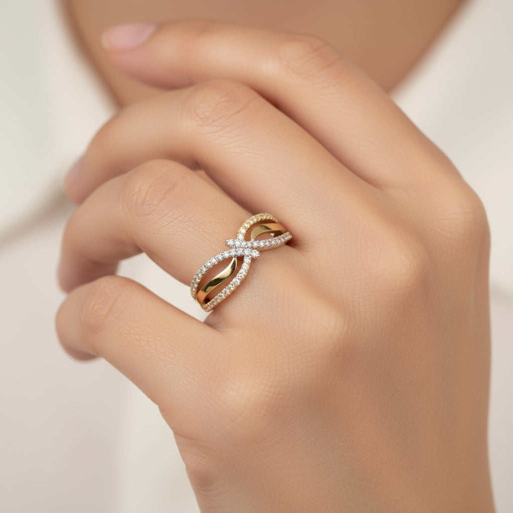 Anillo de Oro 14k Diseño de Bandas Entrelazadas con Incrustado de Zirconias mod. 9955