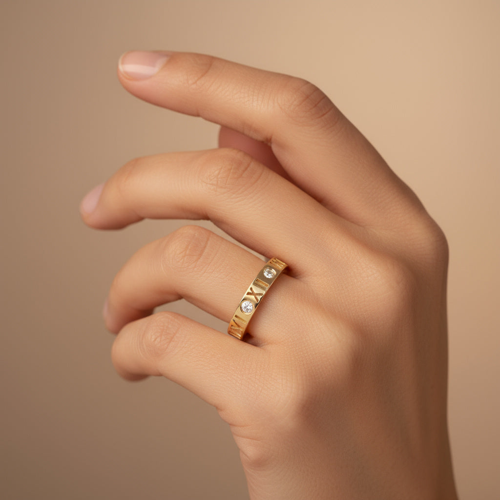 Anillo de Oro 14k Diseño Romano con Incrustado de Zirconias mod. 9970