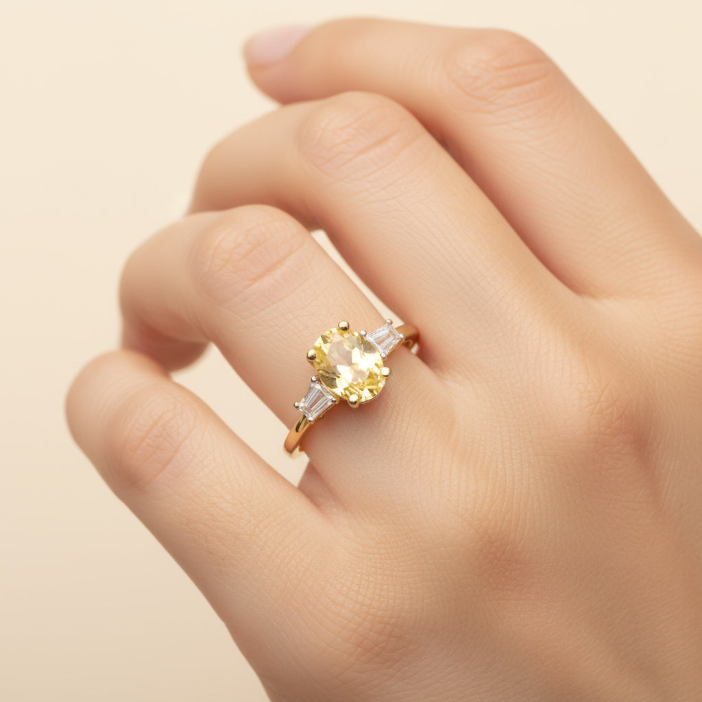 Anillo de Oro 14k Zirconia Ovalada Color Amarillo y Blanco mod. 9953