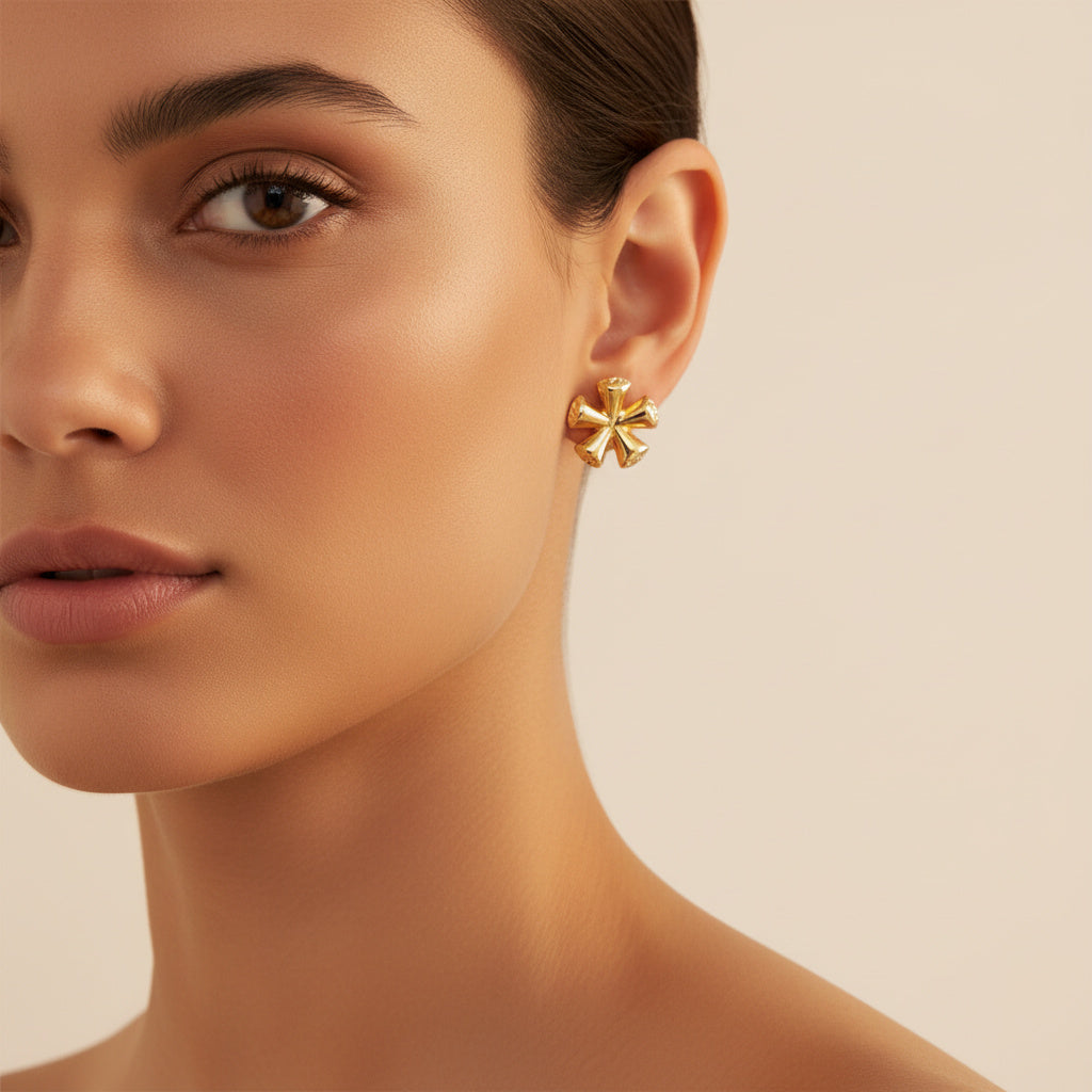 Arete de Oro 14k Diseño de Flor con 5 Pétalos mod. 10058