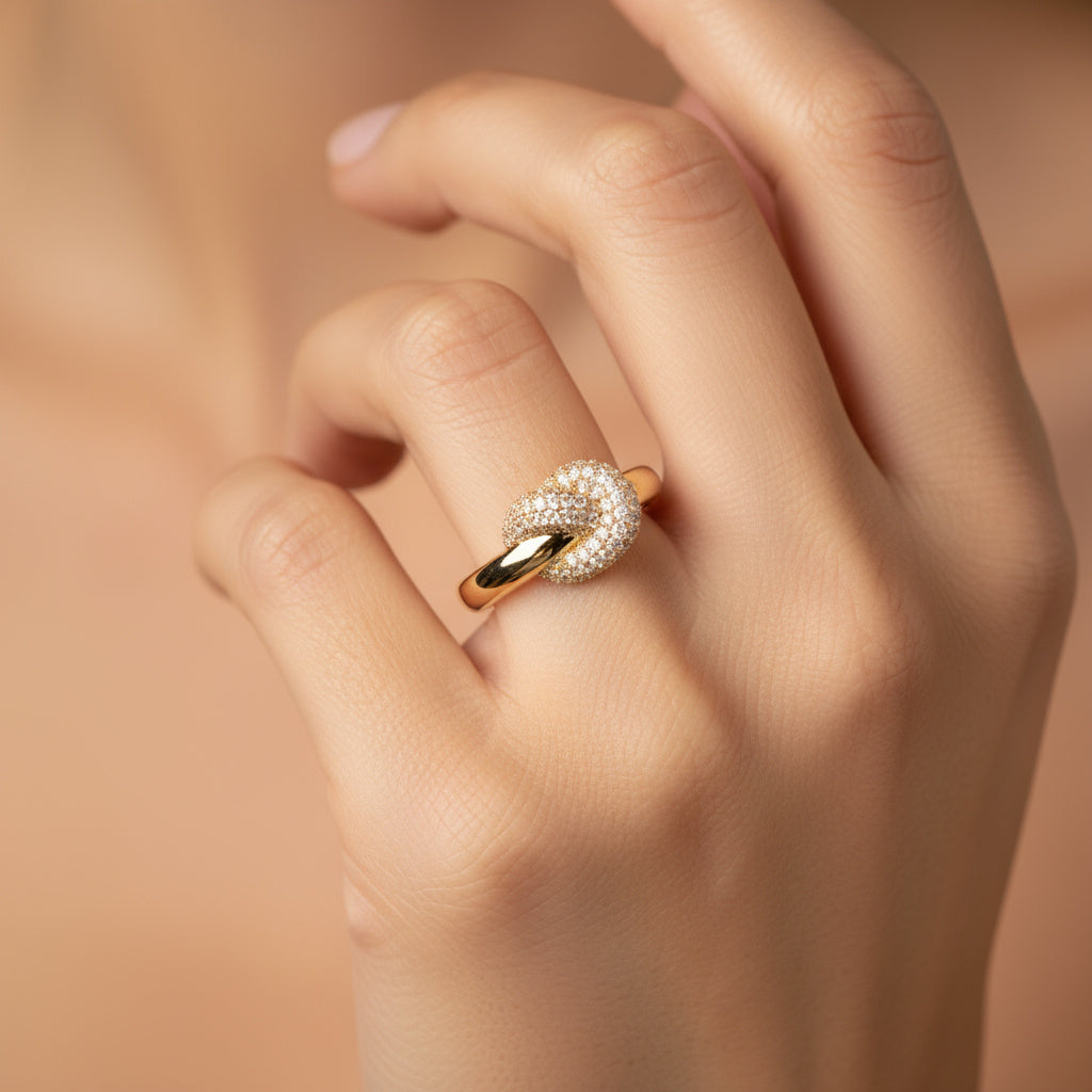 Anillo de Oro 14k Nudo con Incrustado de Zirconias Brillantes mod. 9939