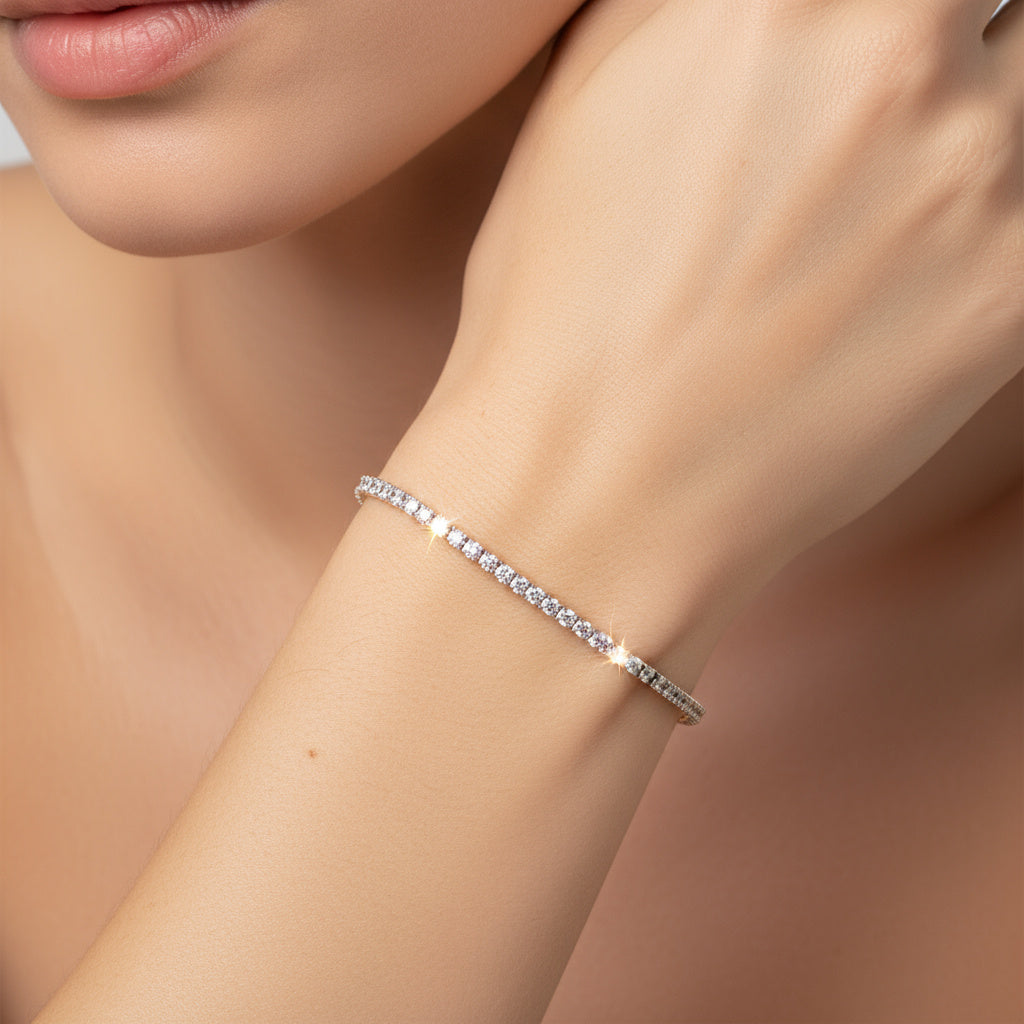 Pulsera de Oro Blanco 14k con Engaste de 4 Garras de Zirconias Redondas mod. 9996