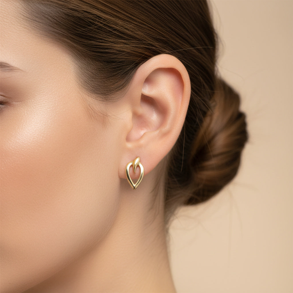 Arete de Oro 14k con Diseño Liso de Hoja mod. 10051