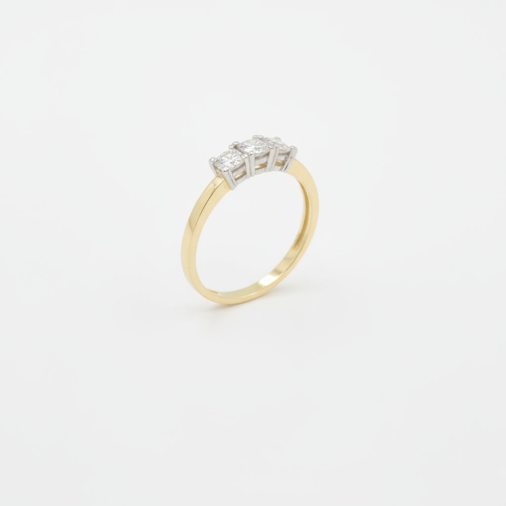 Anillo de Oro 14k Liso con Triple Zirconia en el Centro mod. 9964