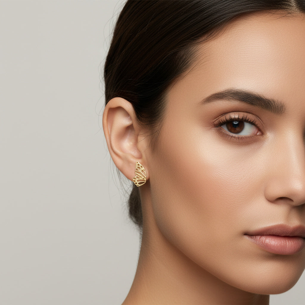 Arete de Oro 14k con Diseño Liso de Mariposa mod. 10062