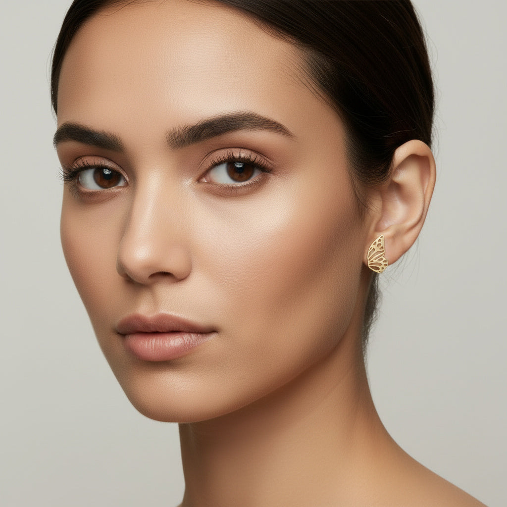 Arete de Oro 14k con Diseño Liso de Mariposa mod. 10062