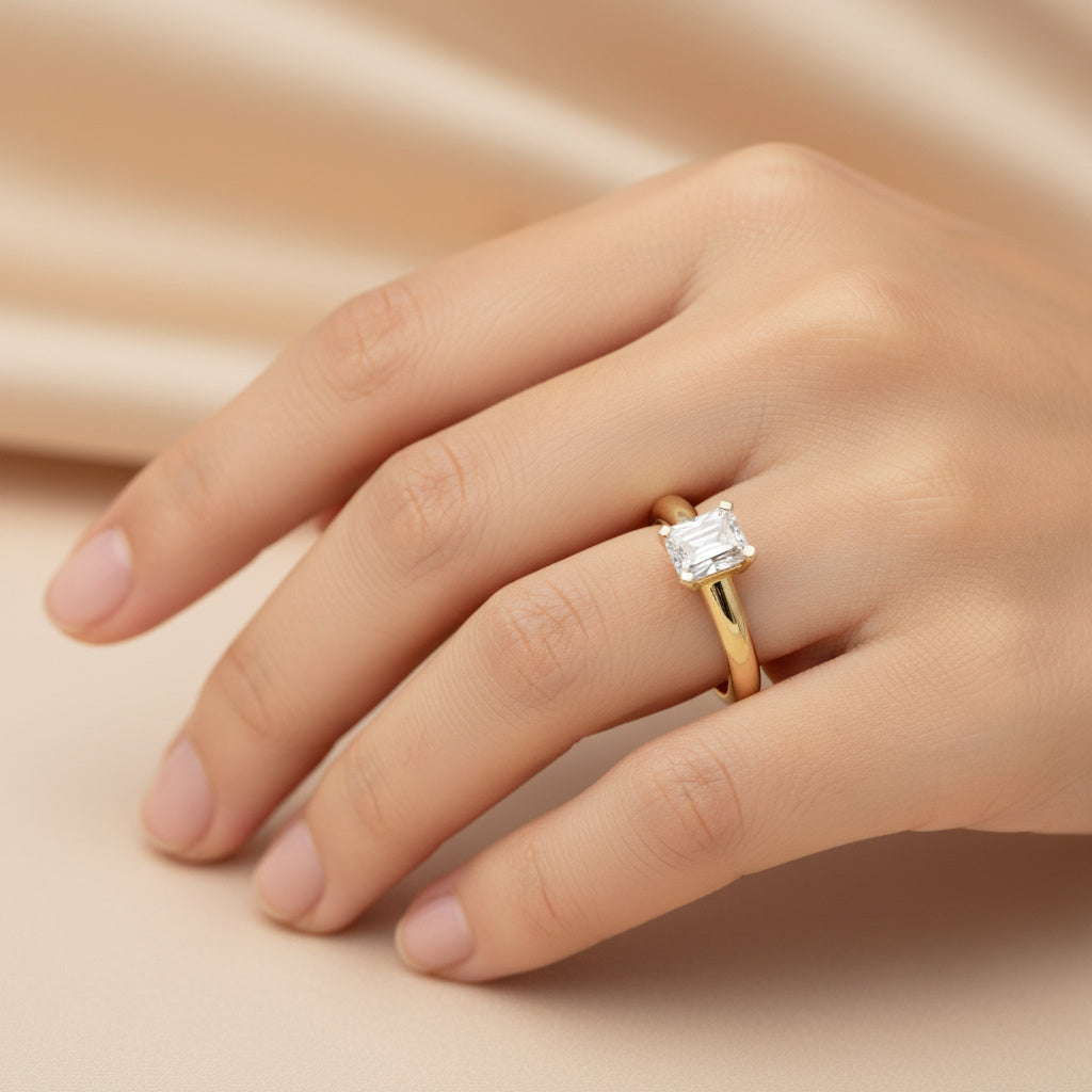 Anillo de Compromiso en Oro 14k de Diseño Grueso con Zirconia de Corte Rectangular mod. 10421