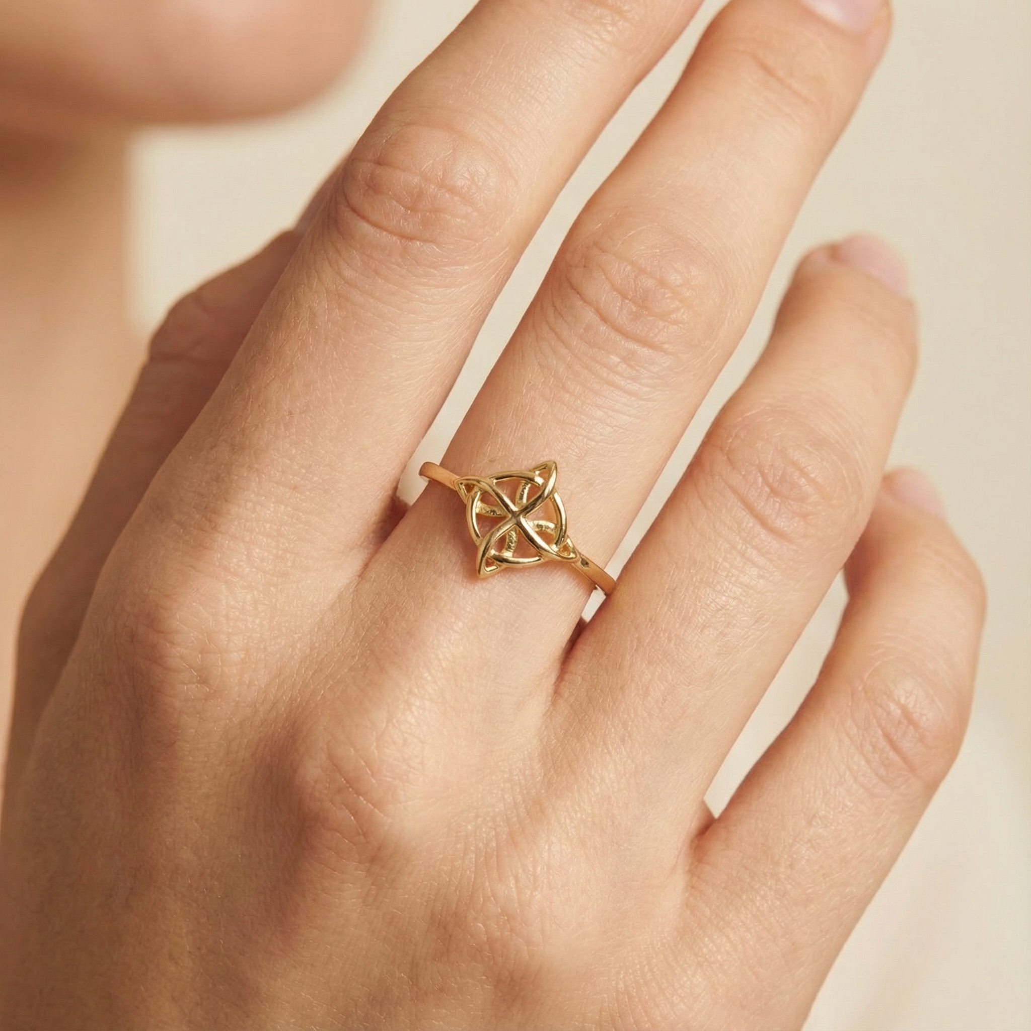 Anillo de Oro 14k Nudo de Bruja mod. 10229