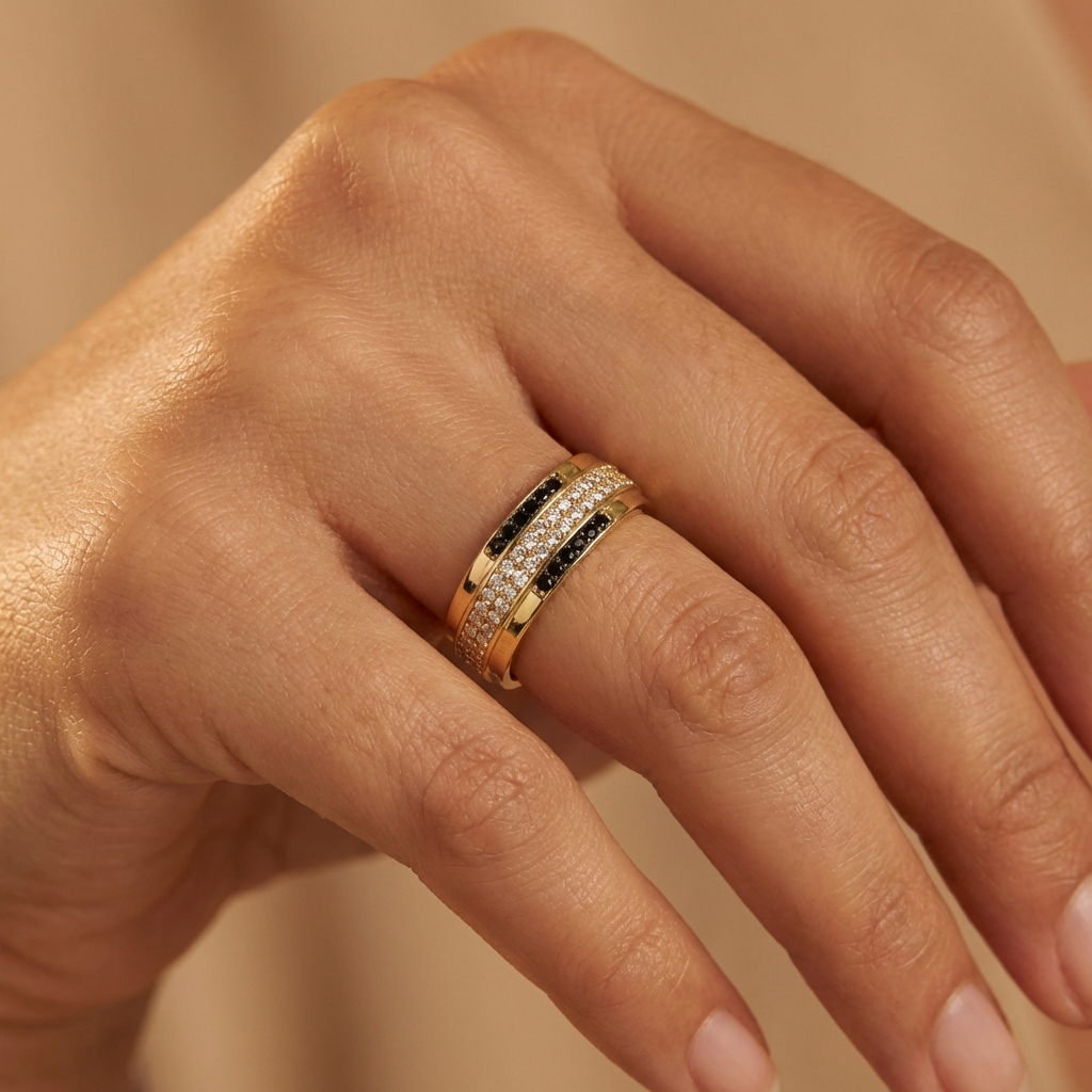 Anillo de Oro 14k Diseño Fino con Incrustación de Zirconias en Circunferencia mod. 10466