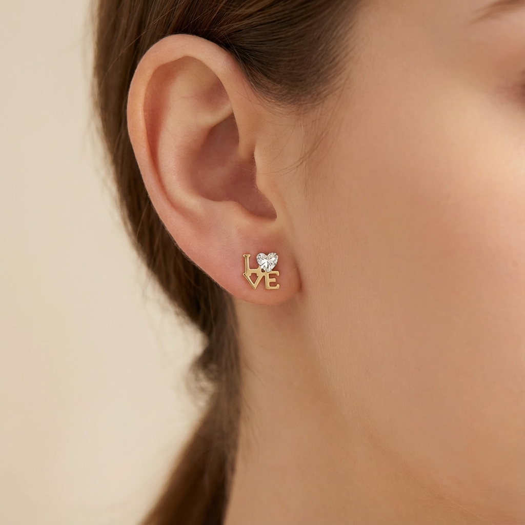Arete de Oro 14k Diseño LOVE con Detalle Diamantado mod. 10433