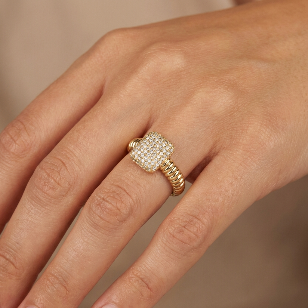 Anillo de Oro 14k Diseño Elegante y Fino con Zirconias mod. 10467