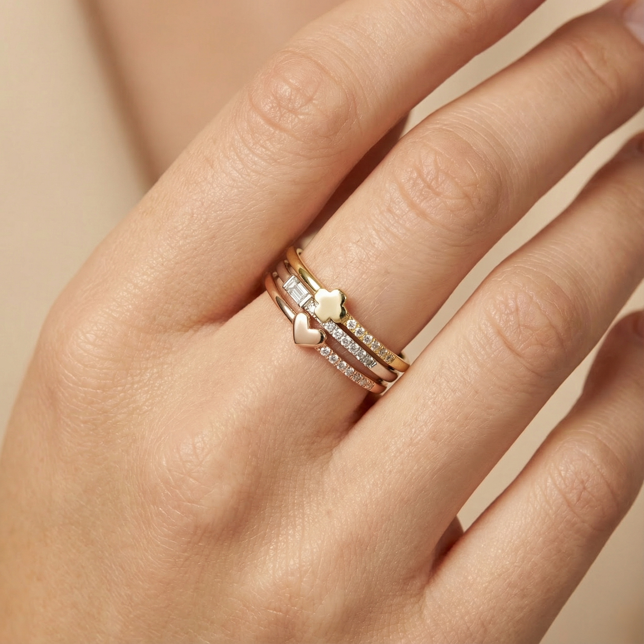 Anillo de Oro 14k Fin de Semana con Zirconias mod. 10226