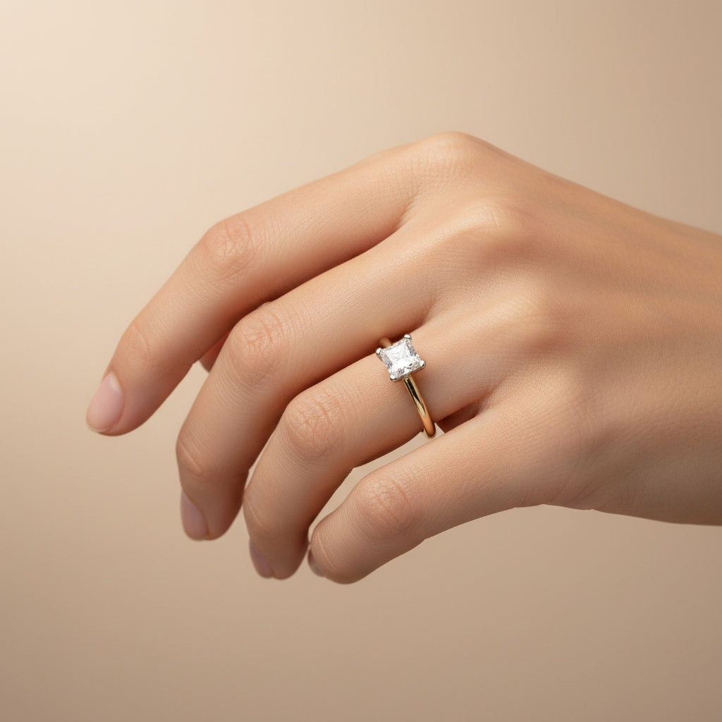 Anillo de Compromiso en Oro 14k Diseño con Zirconia de Corte Cuadrado Brillante mod. 10415