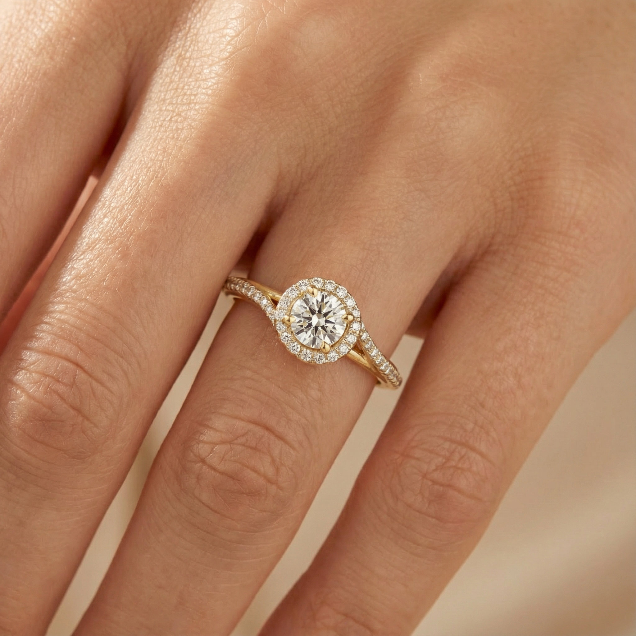 Anillo de Compromiso en Oro 14k Diseño Cruzado con Zirconia Especial de Estilo Brillante mod. 10268