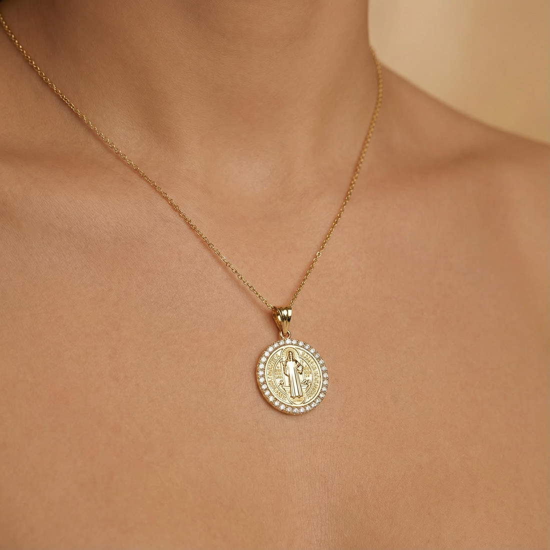 Medalla de Oro 14k San Benito mod. 10244