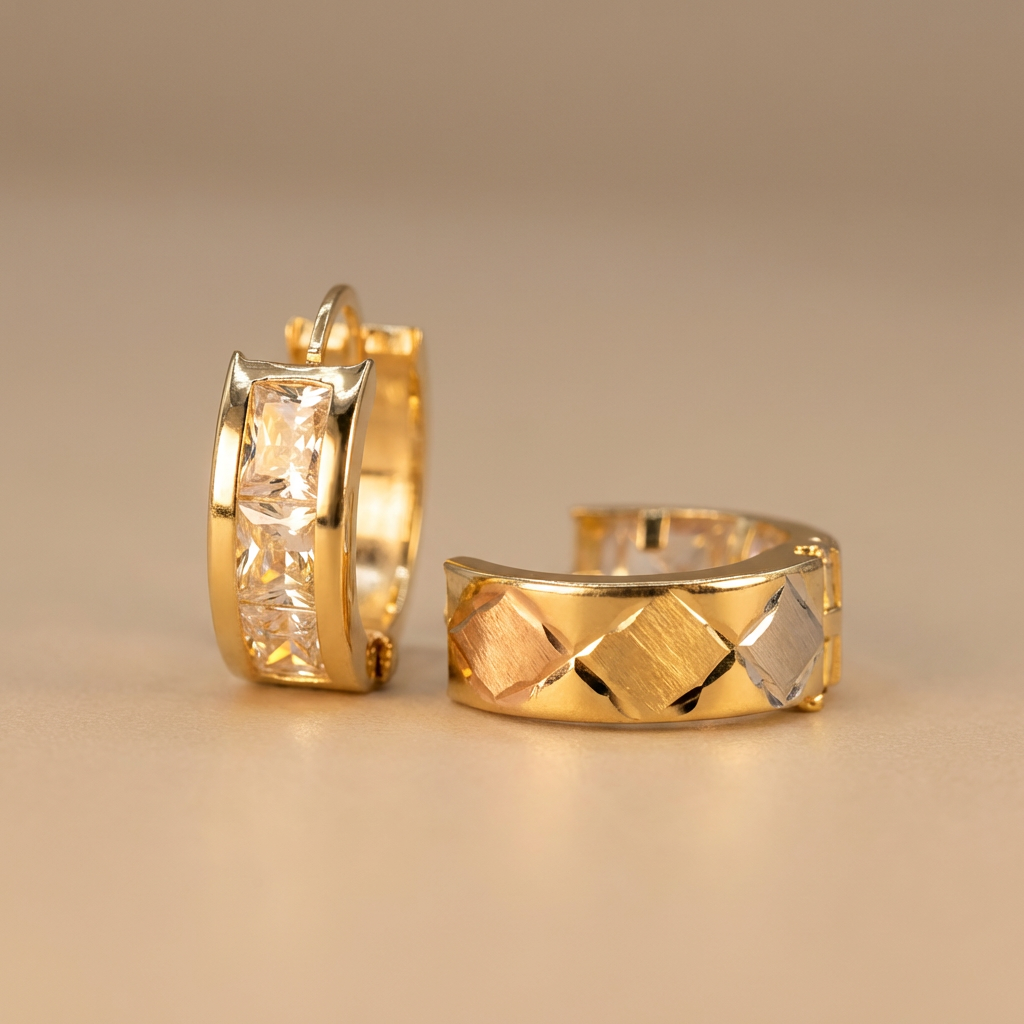 Grapa de Oro 14k Doble Vista con Zirconias y Detalles Diamantados en Diseño de Rombos Mate mod. 10587