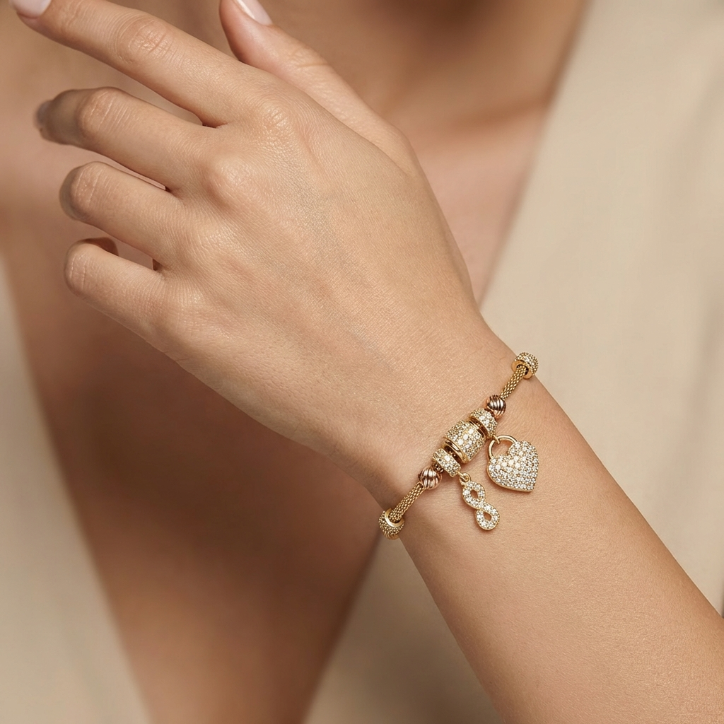 Pulsera de Oro 14k Tejido Cola de Rata con Dijes Charm, Diamantado y Zirconias mod. 10658