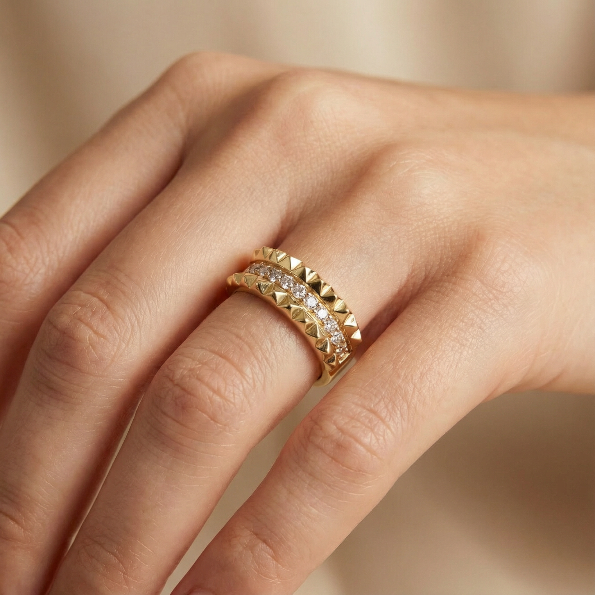 Anillo de Oro 14k Modelo Elegante y Único con Zirconias mod. 10293