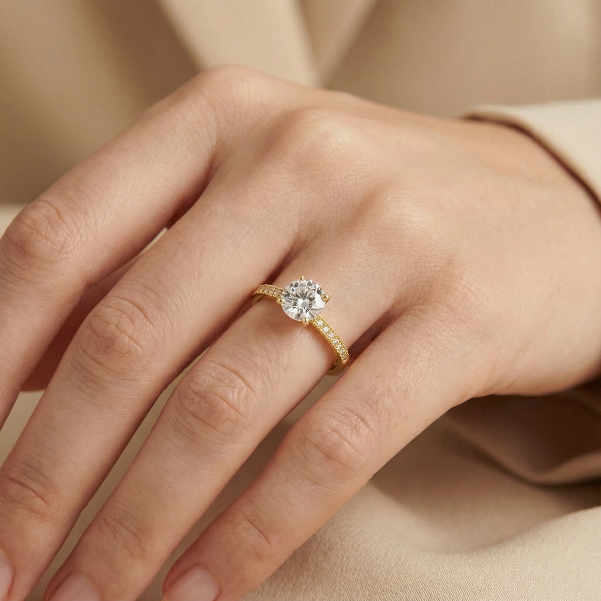 Anillo de Compromiso en Oro 14k Diseño Brillante y Exclusivo con Incrustación de Zirconias mod. 10266