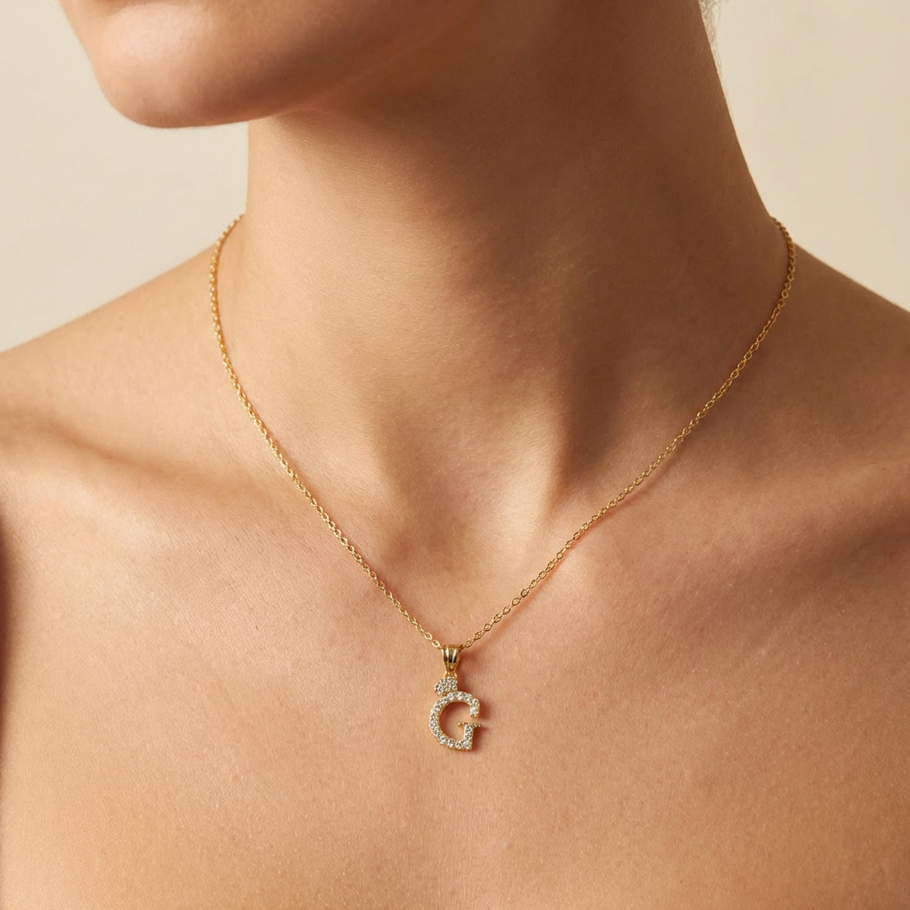 Dije de Oro 14k Modelo de Inicial G Diseñado con Corona e Incrustación de Zirconias mod. 10564