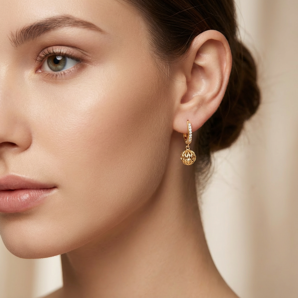 Grapa Larga de Oro 14k Esfera Calada y Brillante Detallada con Zirconias mod. 10371