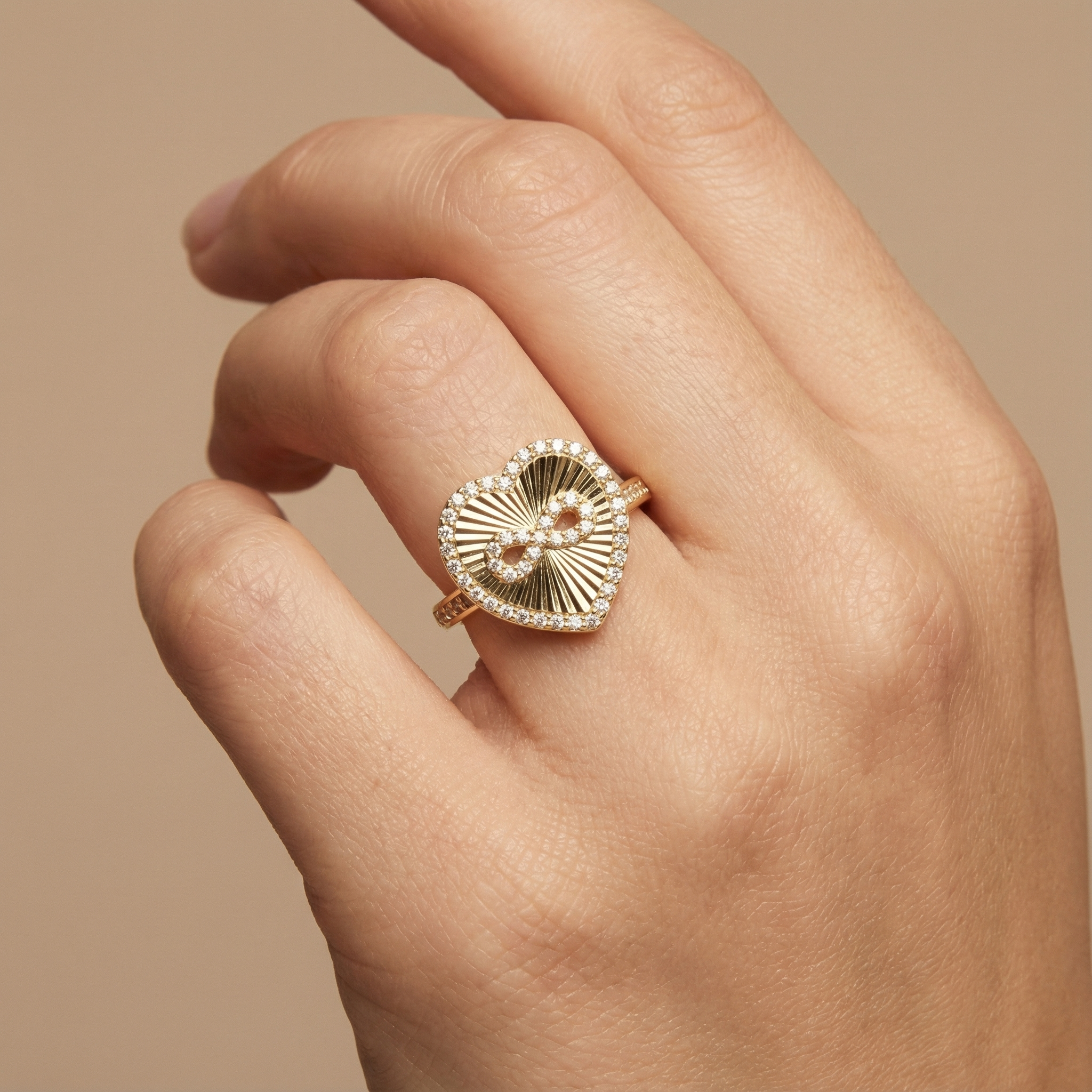 Anillo de Oro 14k Corazón Diamanatado con Infinito y Zirconias mod. 10280