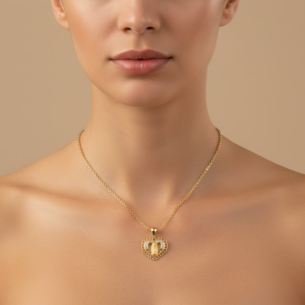 Medalla de oro 14k Virgen de Guadalupe Diseño de Corazón con Incrustado de Zirconias mod. 10179