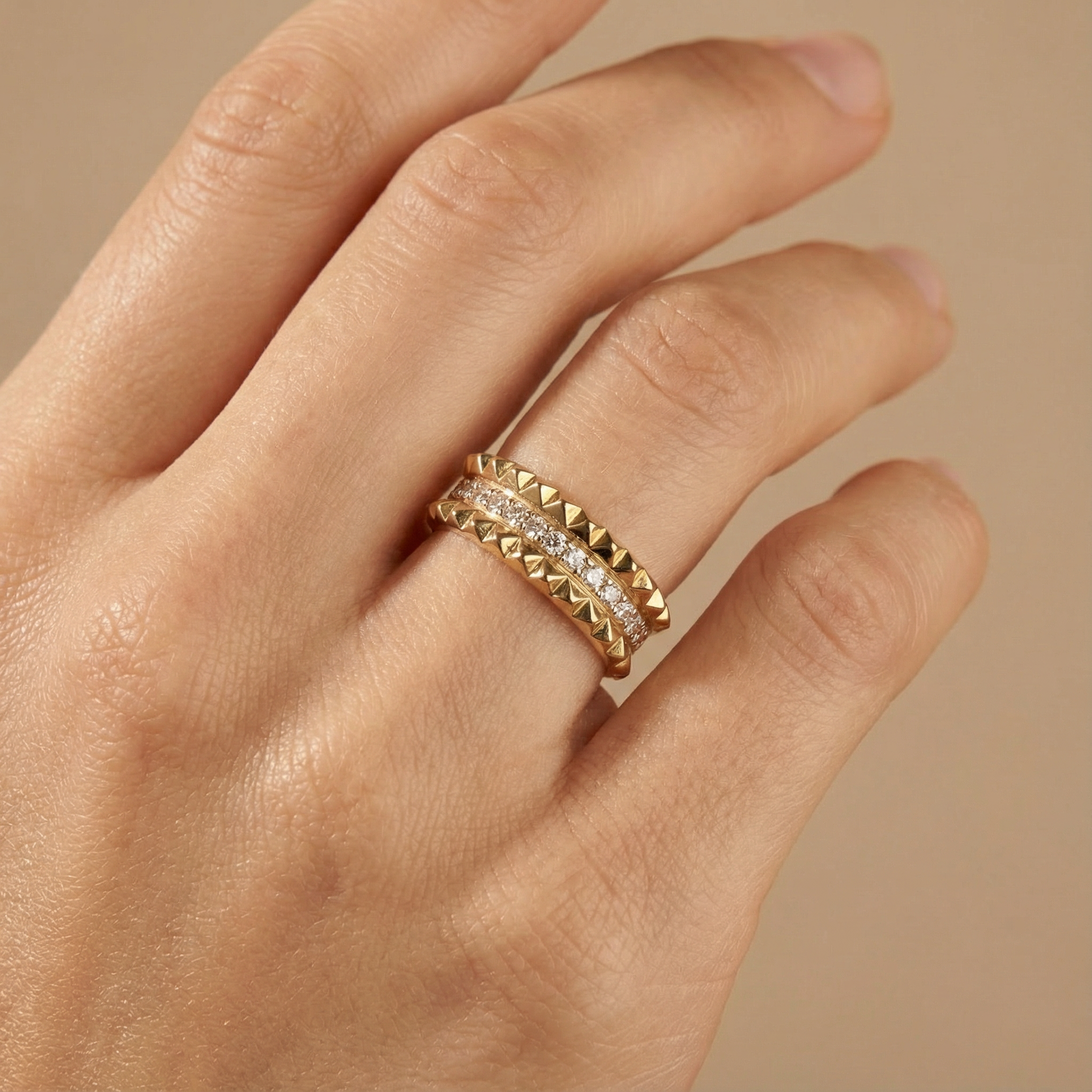 Anillo de Oro 14k Modelo Elegante y Único con Zirconias mod. 10293