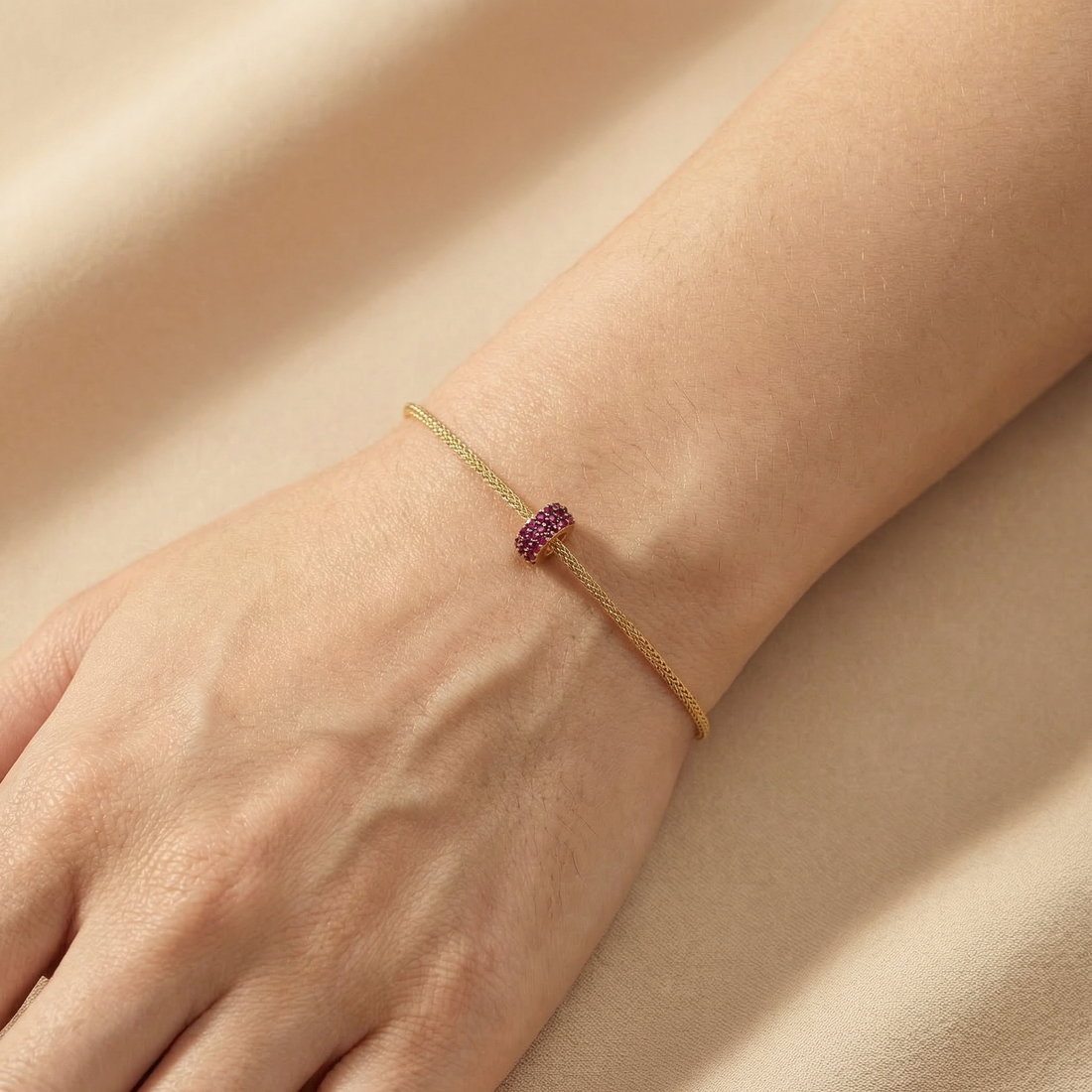 Charm de Oro 14k Diseño de Rueda Incrustada con Zirconias Magenta mod. 10644