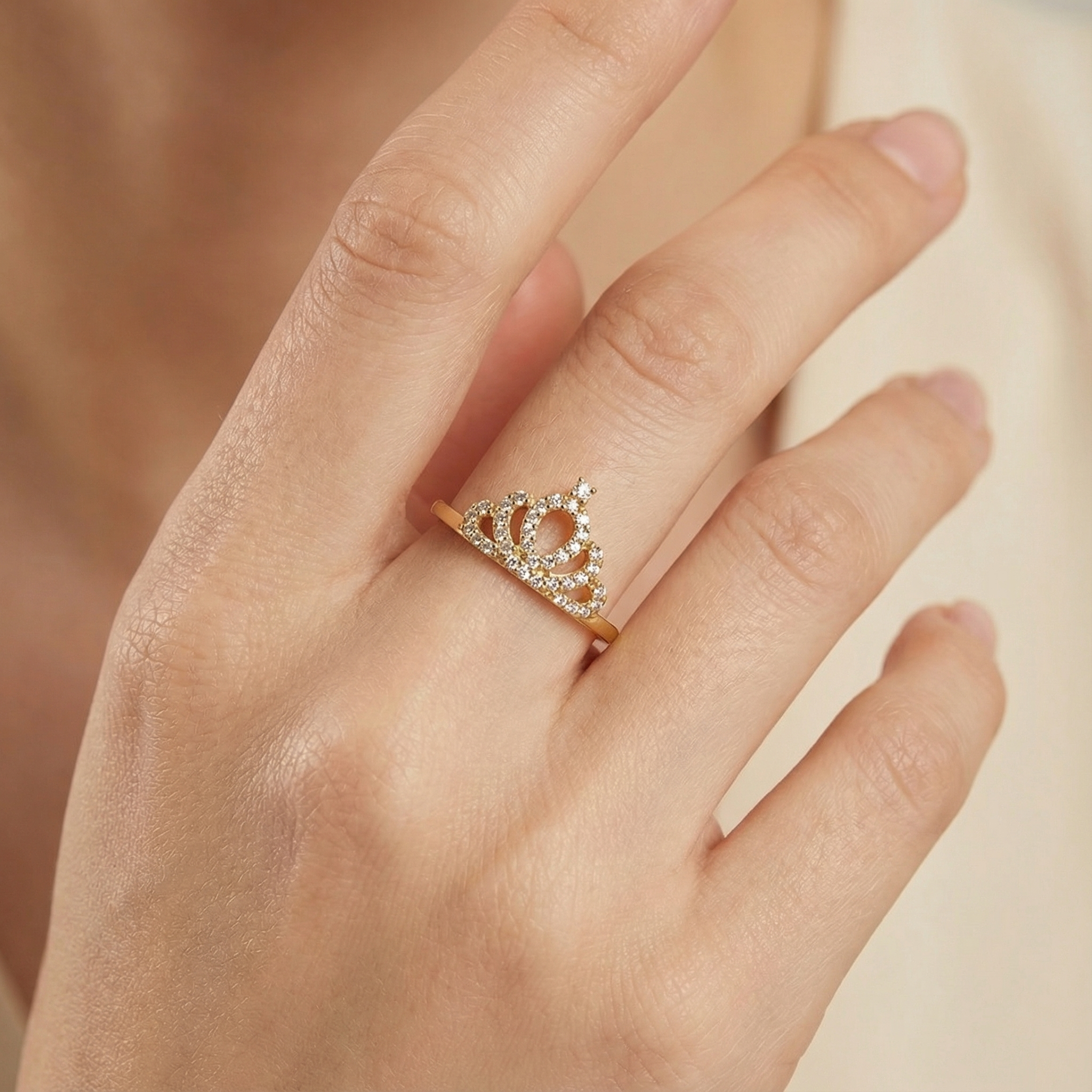 Anillo XV Años de Oro 14k Corona Especial Incrustada con Zirconias mod. 10265