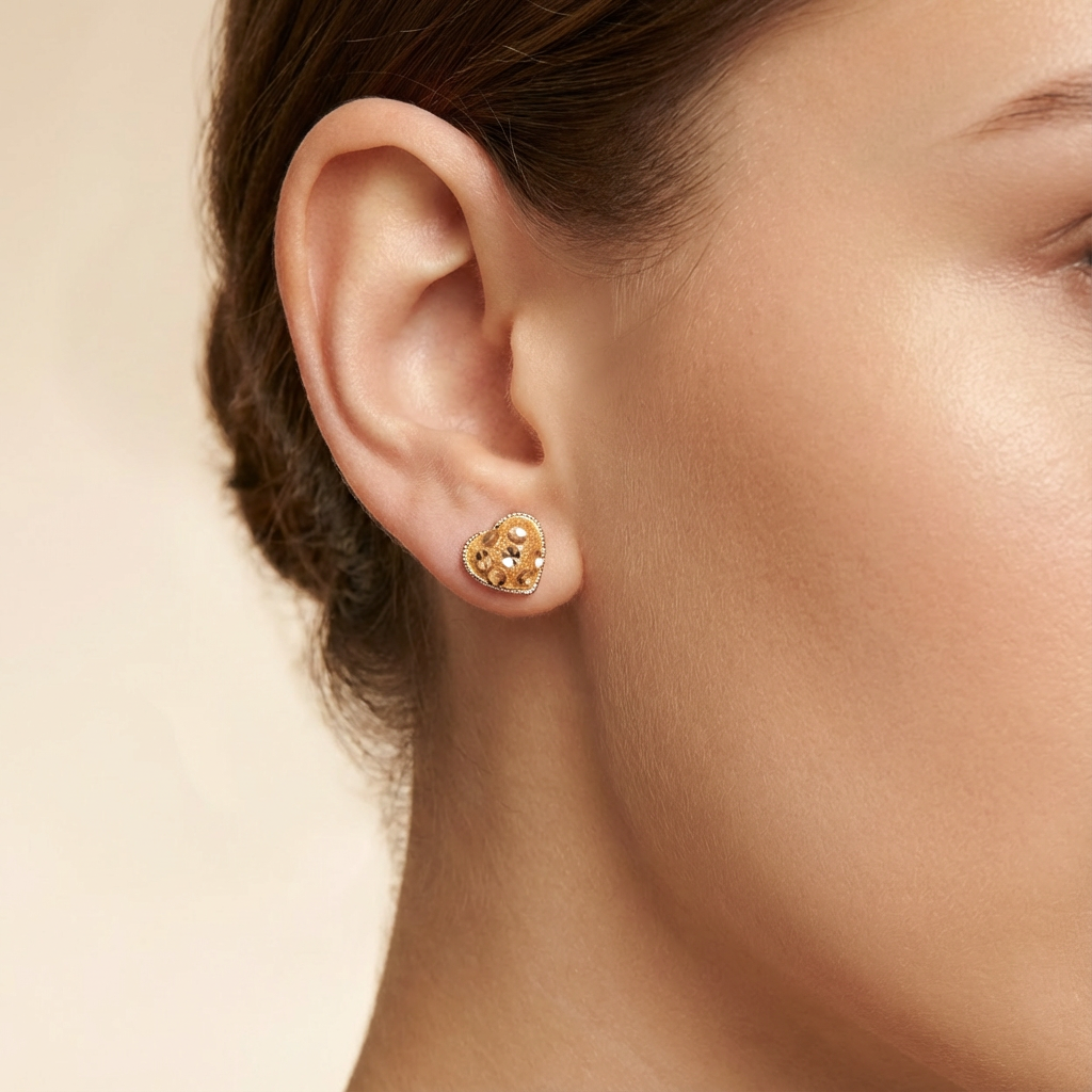 Arete de Oro 14k Corazón con Acabado Texturizado y Diamantado mod. 10428