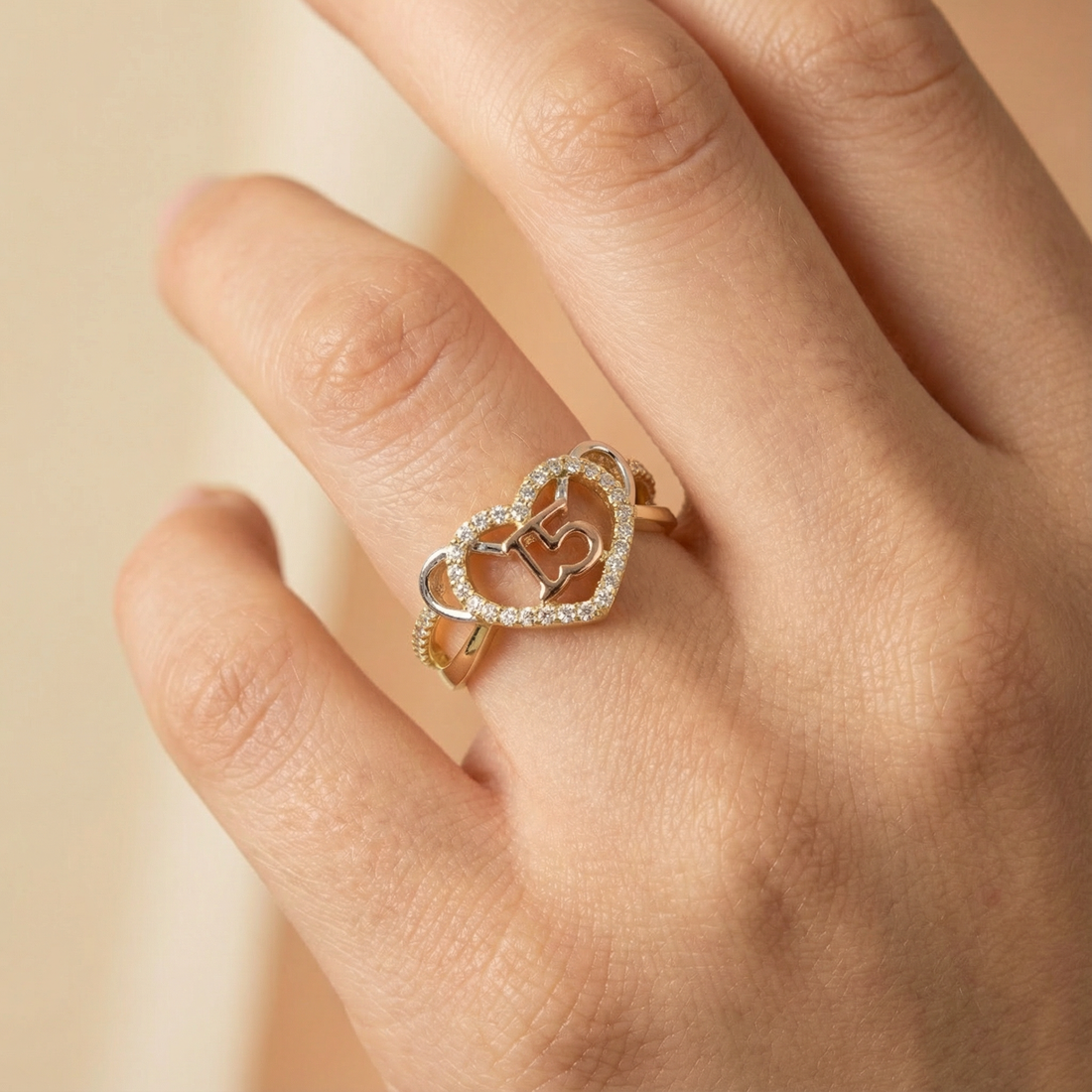 Anillo XV Años de Oro 14k Diseño Elegante con Número mod. 10206