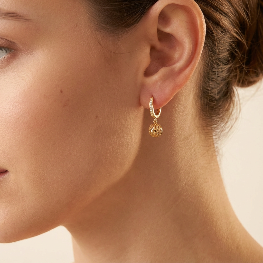 Grapa Larga de Oro 14k Esfera Calada y Brillante Detallada con Zirconias mod. 10371