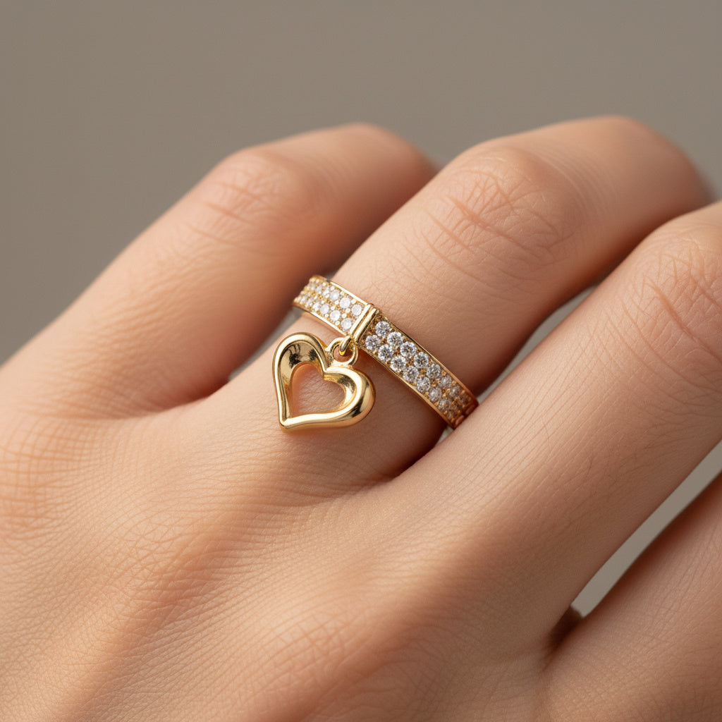 Anillo de Oro 14k Incrustado de Zirconias con Dije de Corazón Hueco mod. 10200