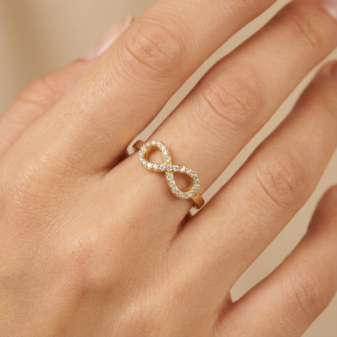Anillo de Oro 14k Infinito Incrustado con Zirconias mod. 10227