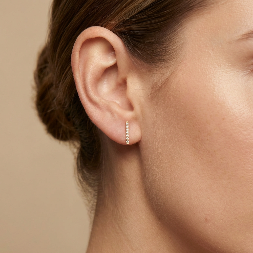 Arete de Oro 14k Barra Brillante Incrustada con Zirconias mod. 10623