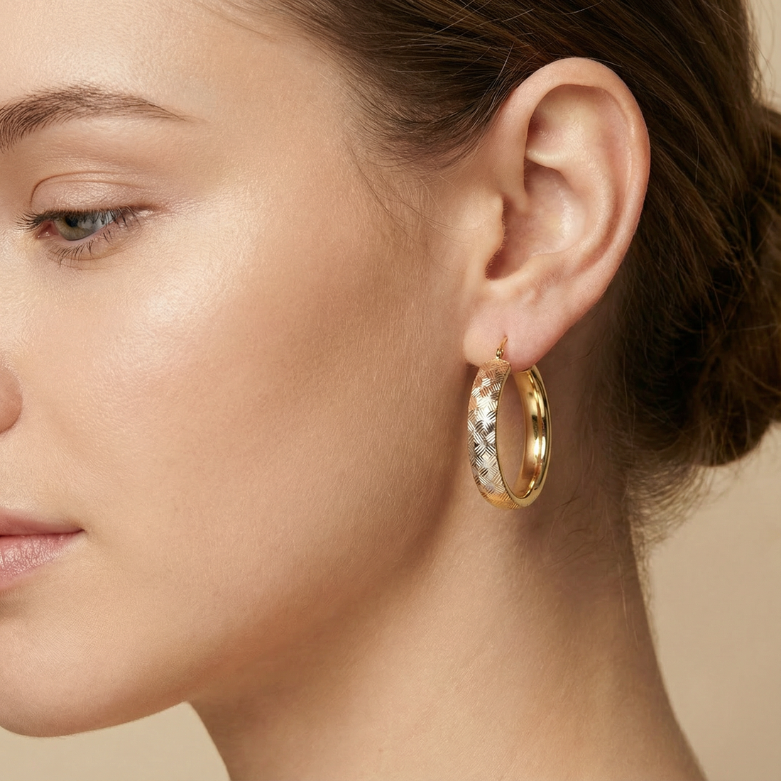 Arracada de Oro 14k Diseño Redondo con Diamantado Fino de Rombo mod. 10313