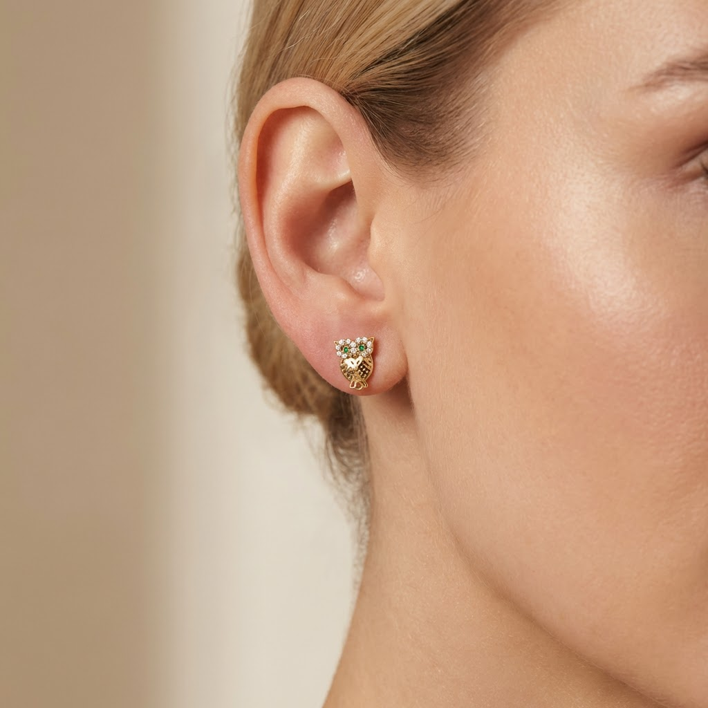 Arete de Oro 14k Buho Brillante Incrustado con Zirconias mod. 10641