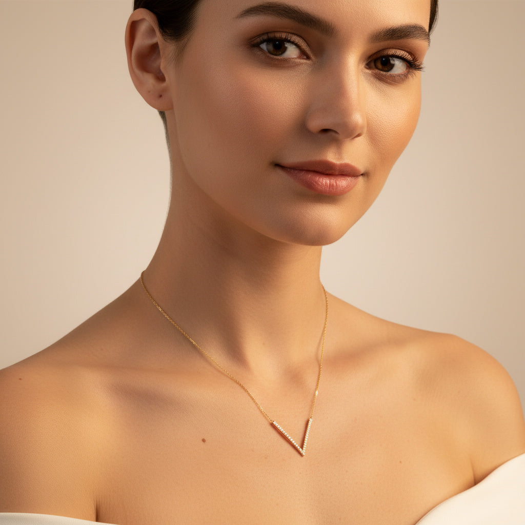 Gargantilla de Oro 14k Diseño V Incrustado con Zirconias mod. 10201