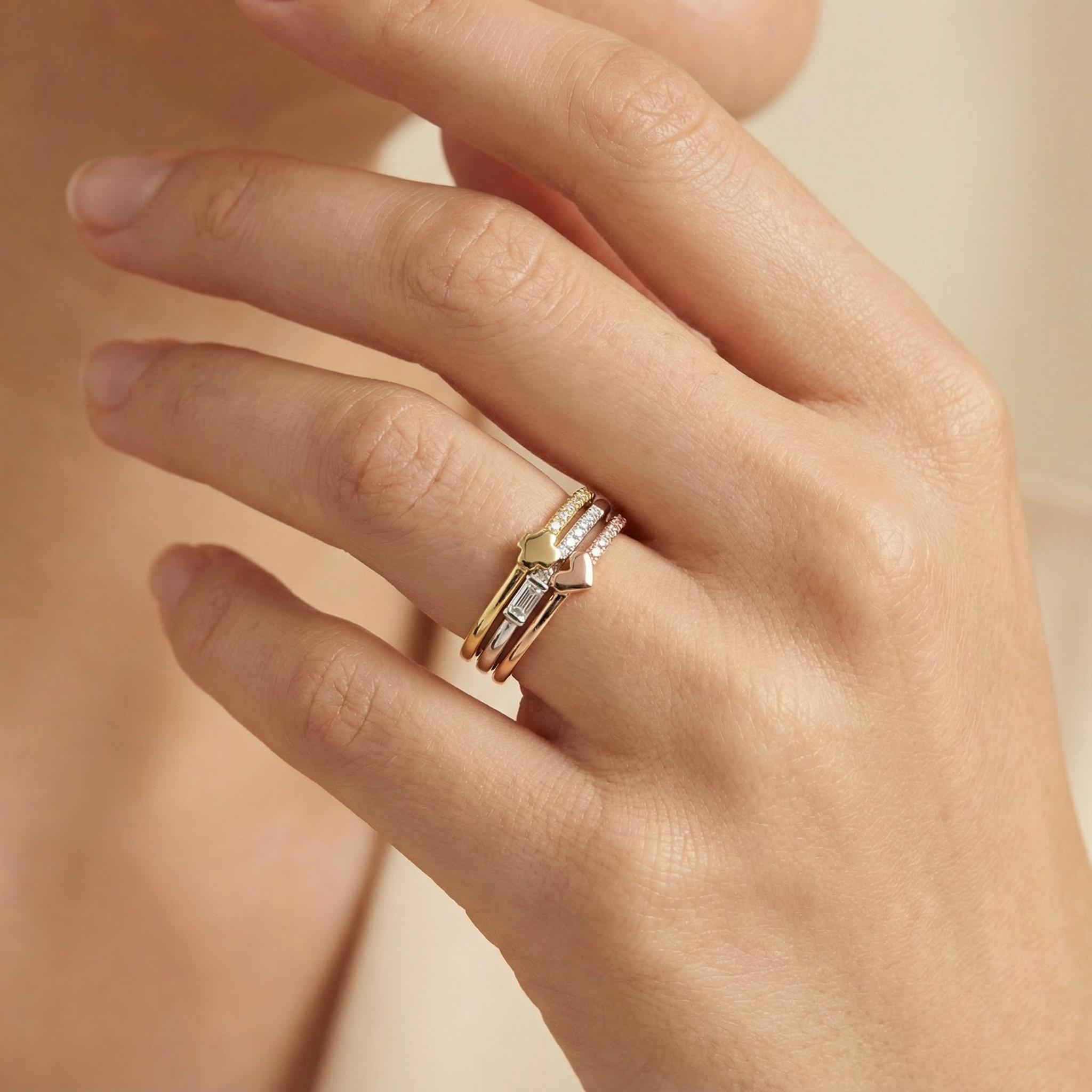 Anillo de Oro 14k Fin de Semana con Zirconias mod. 10226