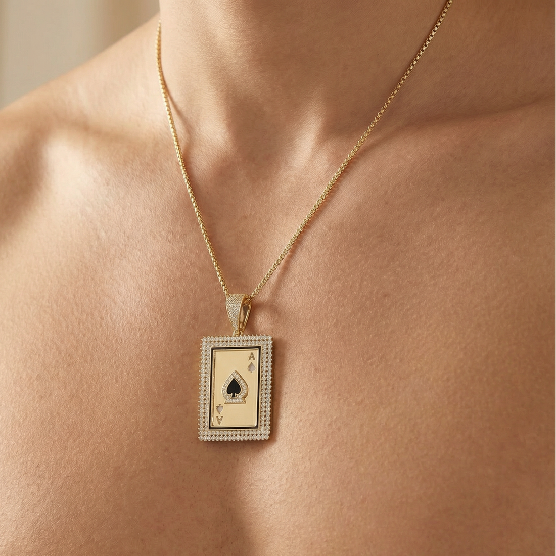 Dije de Oro 14k As de Picas Modelo Plus con Zirconias mod. 10252